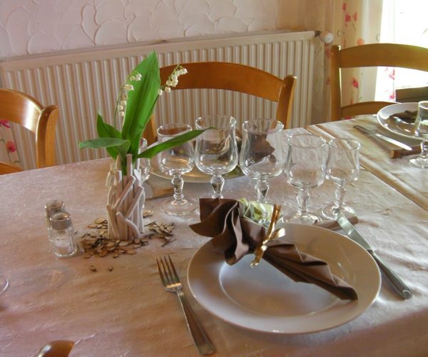 restaurant-hotel-nampont-saint-martin-la-peupleraie-valloires-presentation-tables.jpg